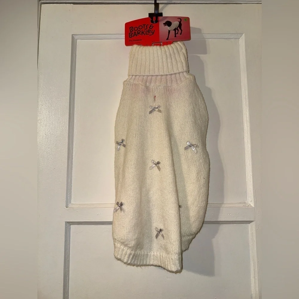 Boots and Barkley dog bow sweater size large
